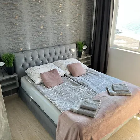 Luxury شقة ساراندا